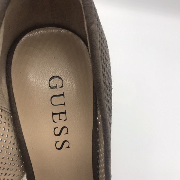 Guess Women's Classic Trace Pumps in Taupe Size 6M - Picture 2 of 9